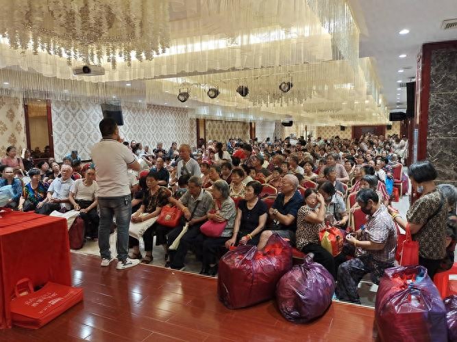  老年人保健品骗局揭秘 __中国老年会销礼品网