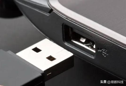 U盘无法读取原因修复_U盘数据恢复方法_u盘插上提示j盘报错
