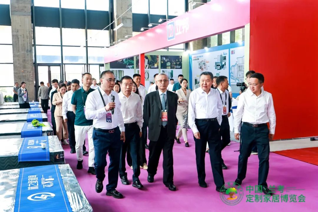 家博会上当_第三届中国·兰考定制家居博览会_兰考家居产业新高地