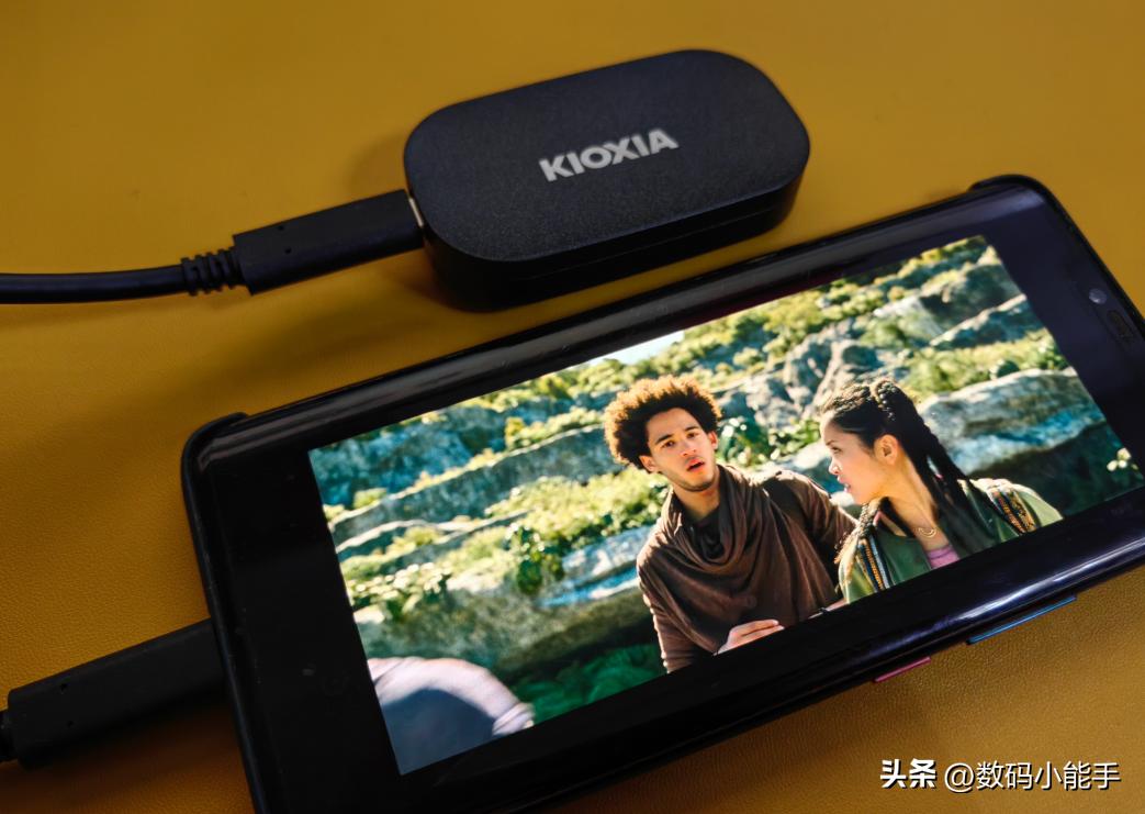 手机能玩硬盘游戏不_手机扩容神器 SSD_铠侠 XD20 移动固态硬盘评测
