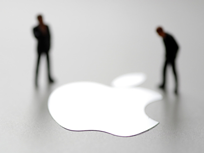 苹果折叠屏手机iPhone 12 Flip渲染图曝光：独特翻转设计