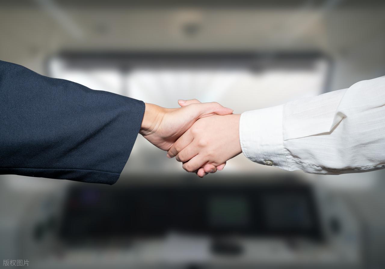 户外服务客户信任积累_耐心沟通透明资源户外宝_户外广告具体有哪些