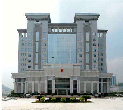 视频会议系统安装都需要什么设备_人民法院会议室声学方案设计_人民法院智能多媒体会议系统