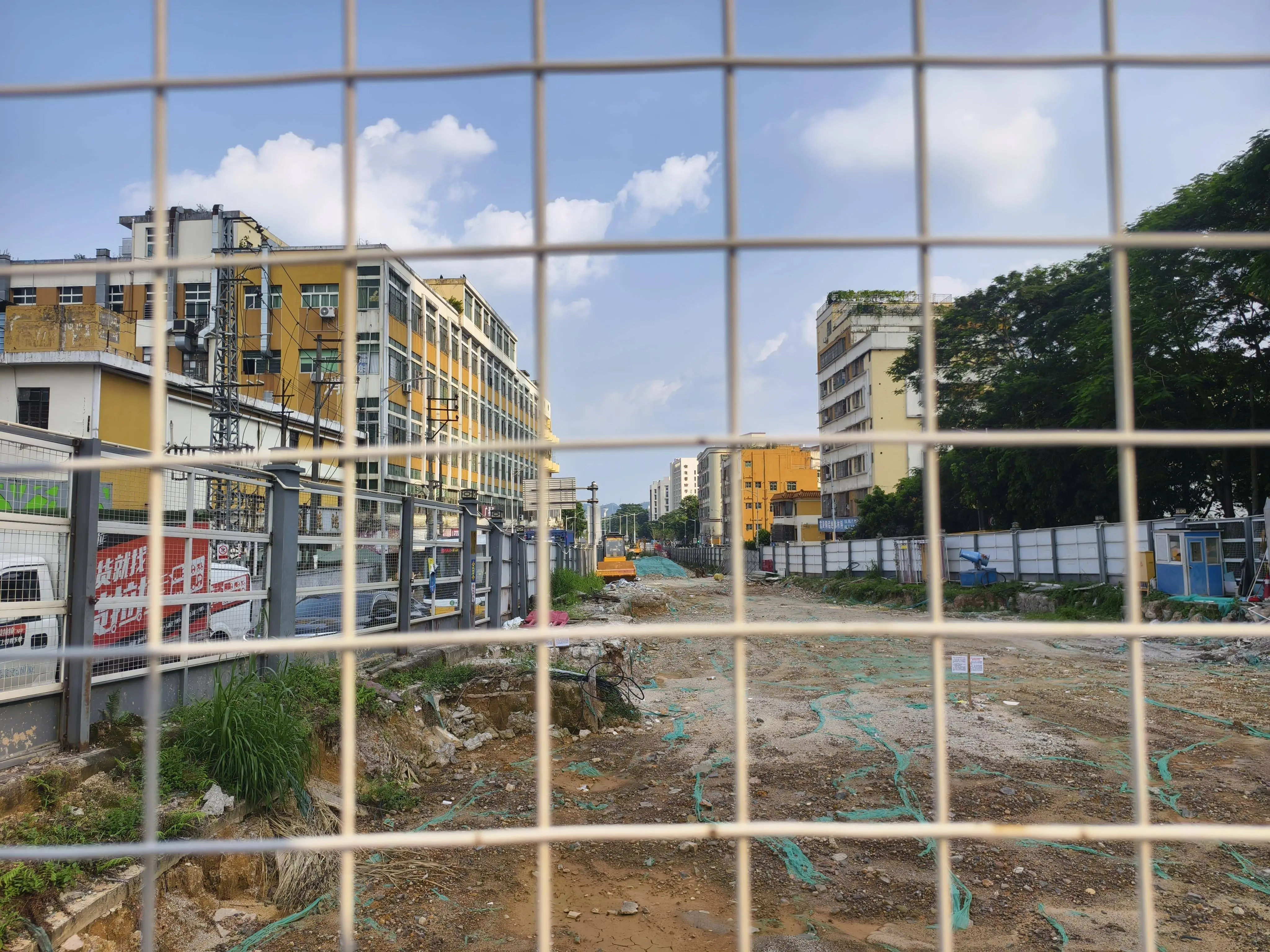 深圳超期施工围挡_深圳住建局网站首页_深圳多个区域超长待机围挡