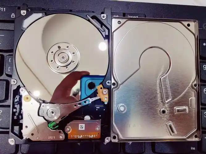 机械硬盘与固态硬盘区别_计算机硬盘的主要功能_硬盘分类及作用解析