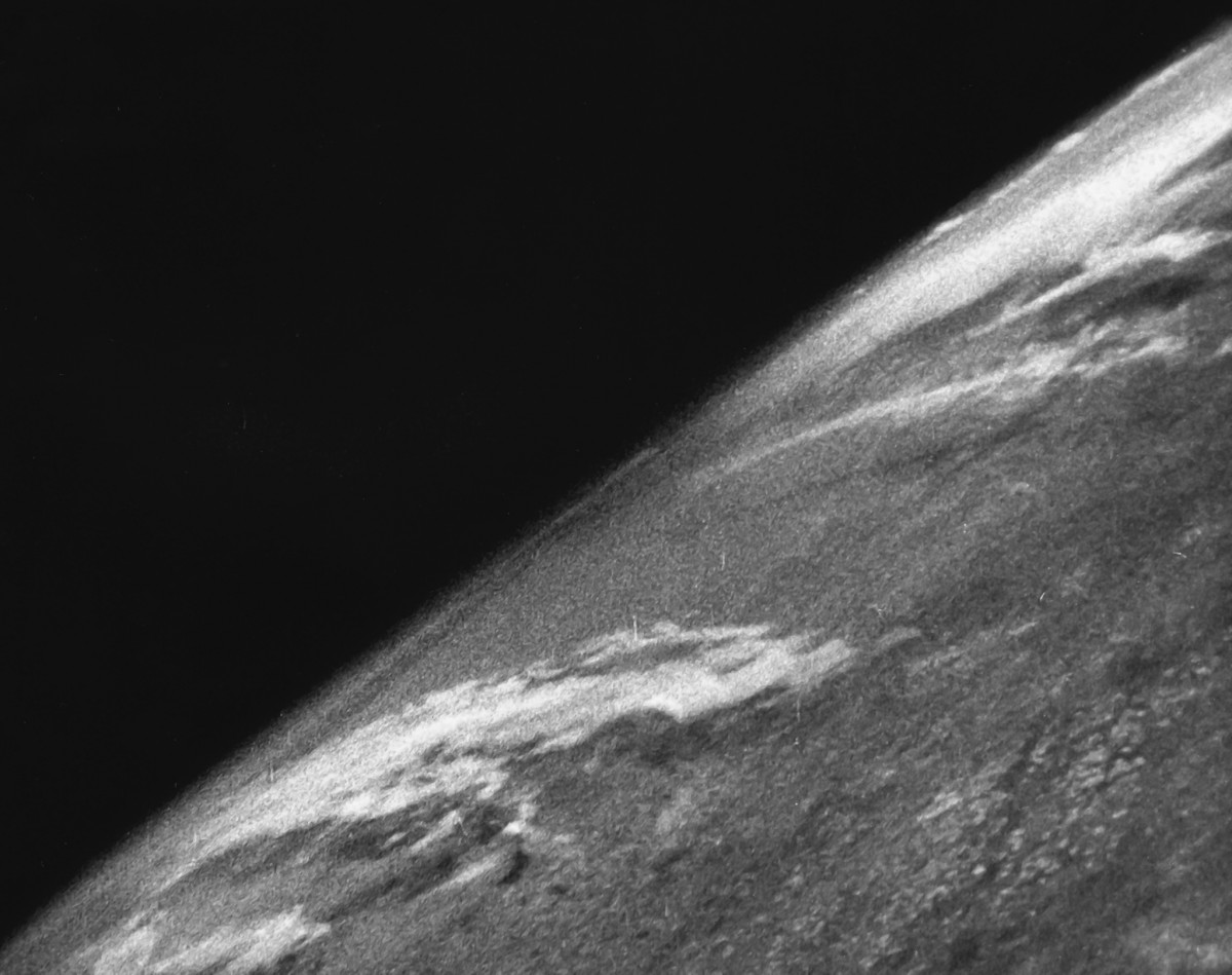 谷歌卫星地图2025下载安装_谷歌俄罗斯军事卫星图像_卫星拍摄地球方法