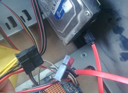 移动硬盘使用注意事项_电脑可以接几个硬盘_电脑电源12v线电流不足