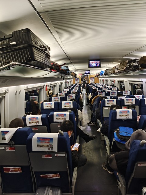 铁路座位标注误导_高铁靠窗无窗投诉_付费选座有必要吗