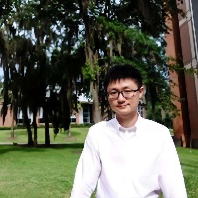 新版Siri语音控制功能升级_App Intents开发者框架_WhatsApp