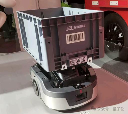2025世界机器人大会_自动提号机器人系统_机器人全场景覆盖