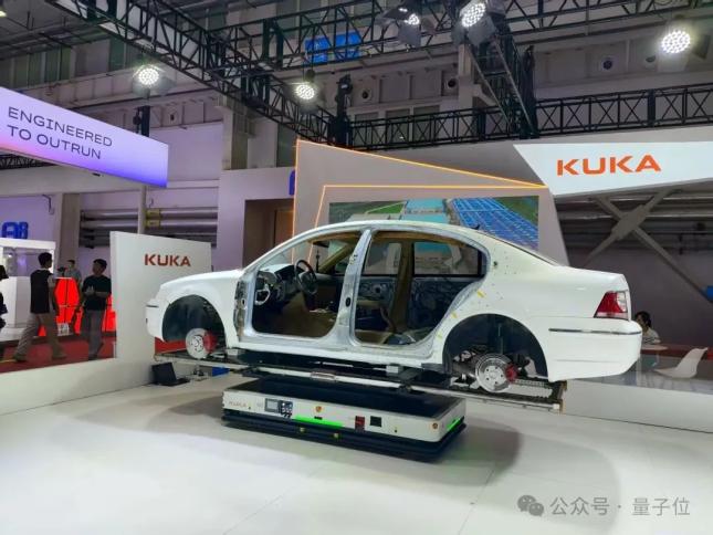 2025世界机器人大会_机器人全场景覆盖_自动提号机器人系统