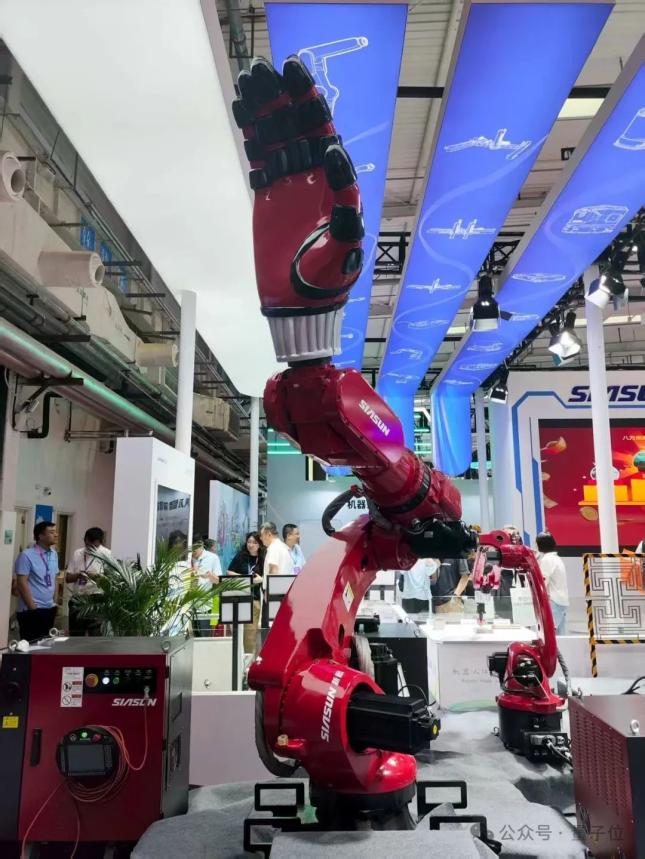 自动提号机器人系统_2025世界机器人大会_机器人全场景覆盖