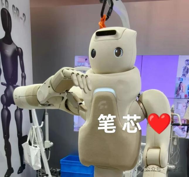 自动提号机器人系统_机器人全场景覆盖_2025世界机器人大会