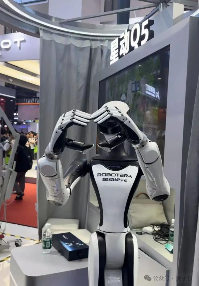 2025世界机器人大会_自动提号机器人系统_机器人全场景覆盖