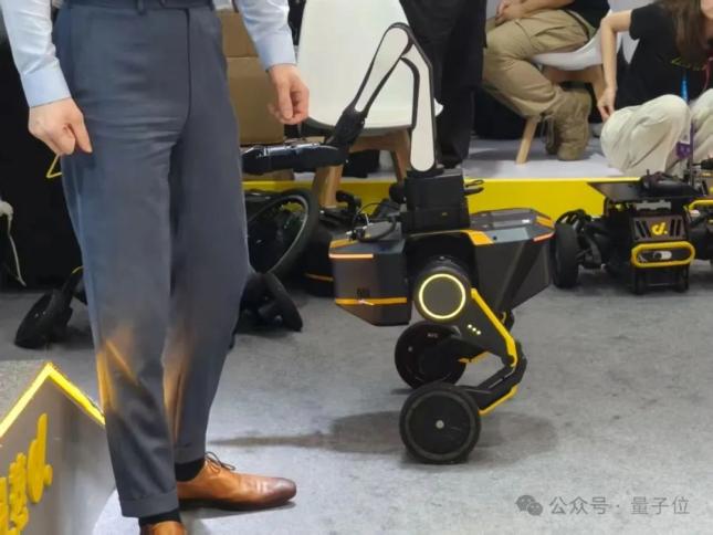 自动提号机器人系统_机器人全场景覆盖_2025世界机器人大会