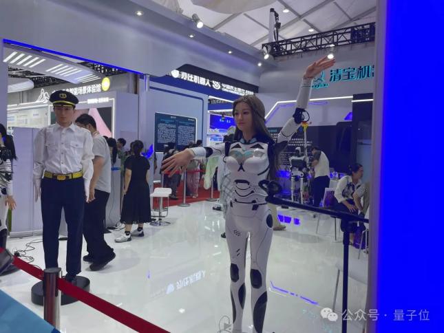 自动提号机器人系统_机器人全场景覆盖_2025世界机器人大会