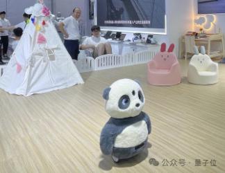 2025世界机器人大会_自动提号机器人系统_机器人全场景覆盖